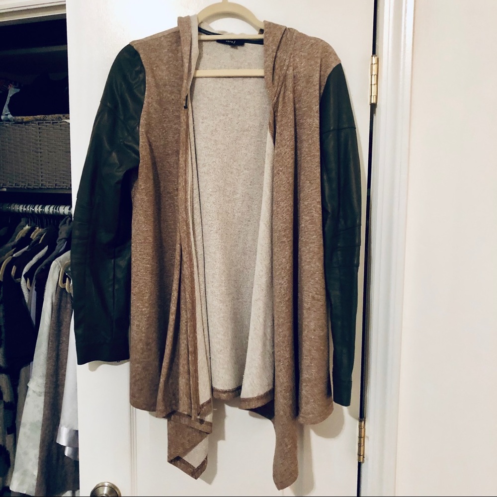 VERY J FAUX LEATHER OPEN FRONT CARDIGAN SIZE L